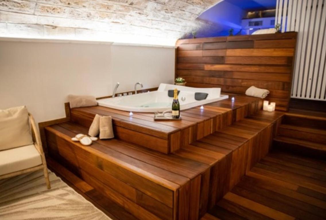 Lc Luxury Apartment Барі Екстер'єр фото