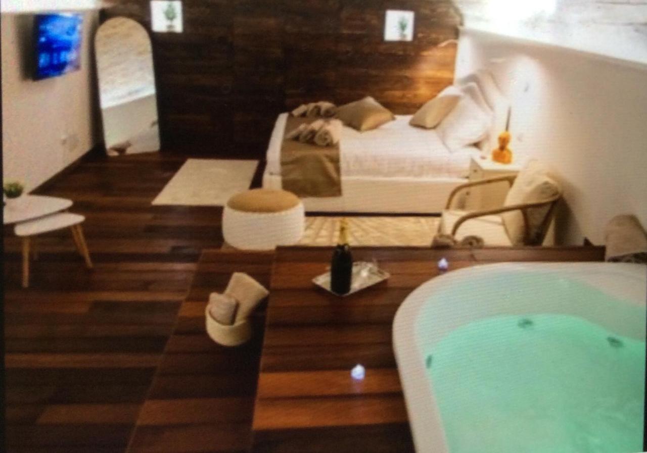 Lc Luxury Apartment Барі Екстер'єр фото